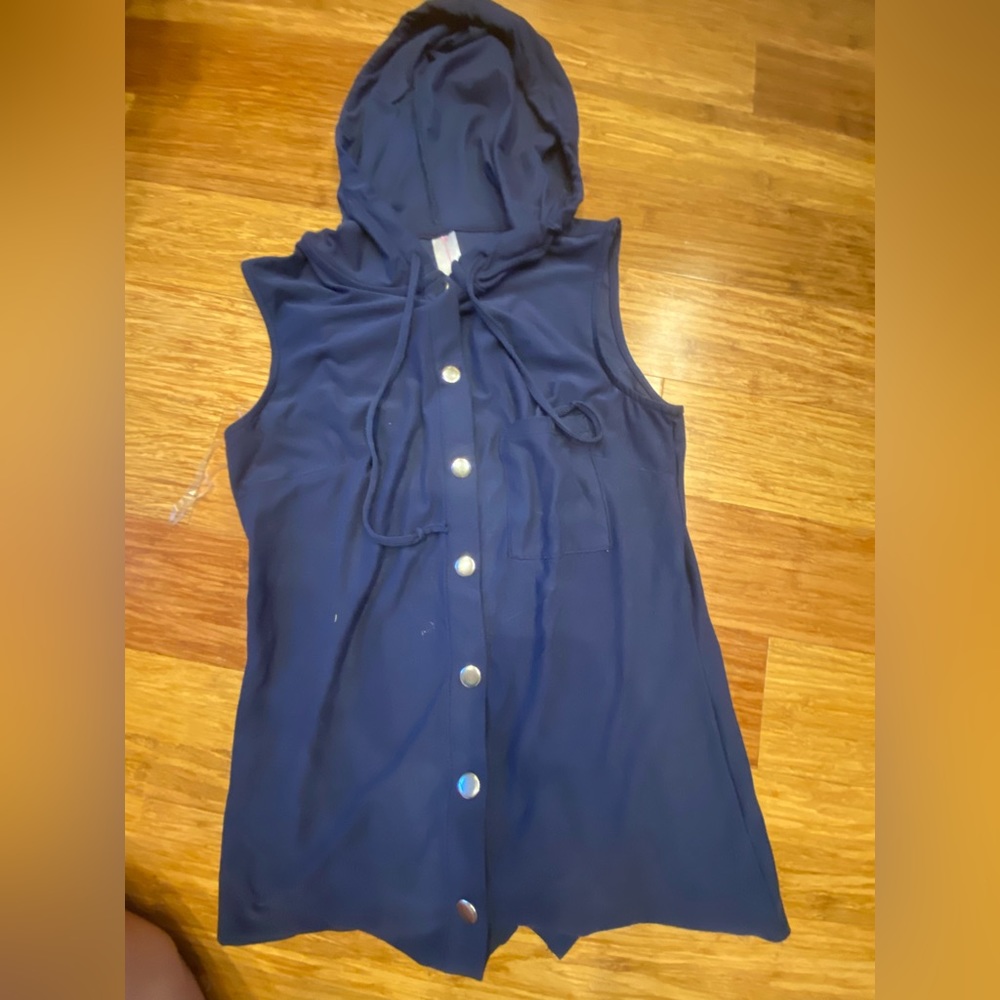 Button up tank + hood